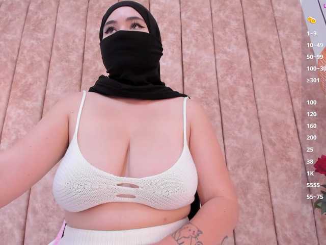 adiila live cam profile