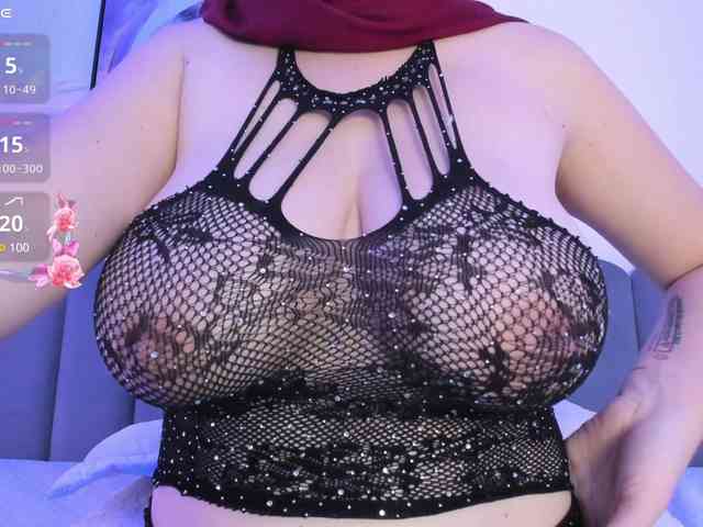 adiila webcam