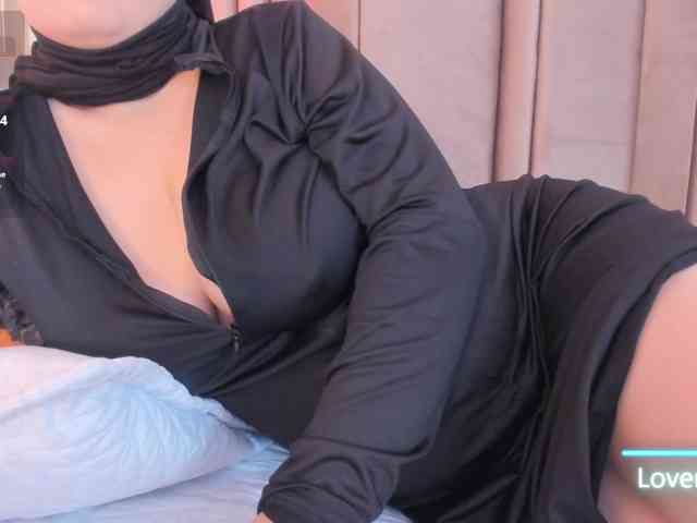 adiila webcam