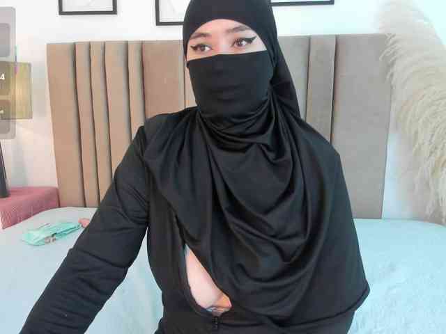 adiila webcam