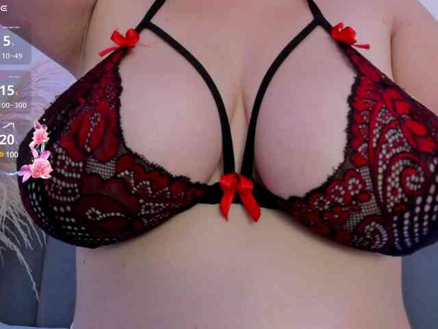 adiila webcam