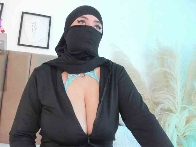 adiila webcam