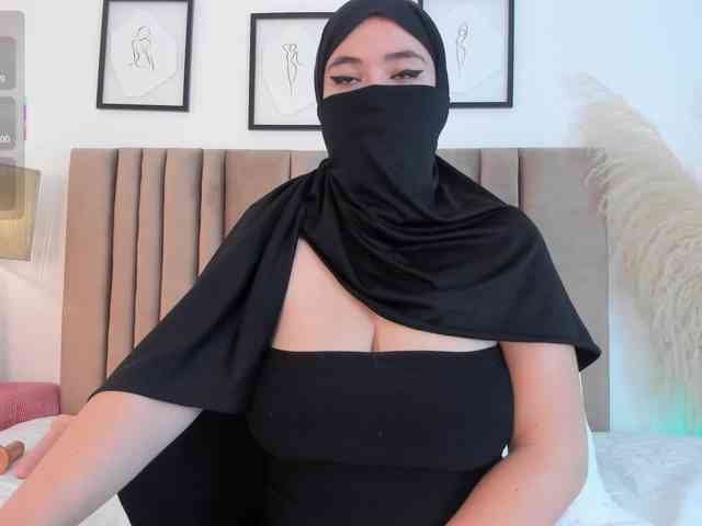 adiila webcam