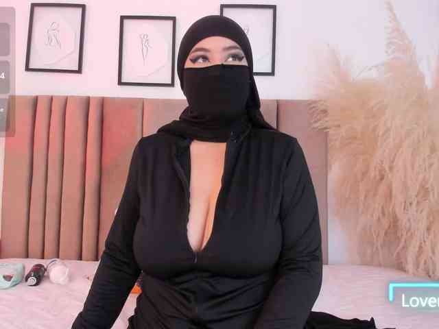 adiila webcam