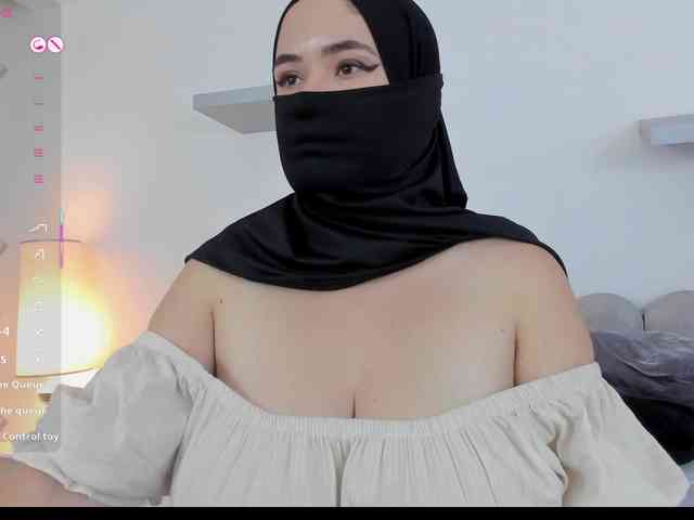 adiila webcam