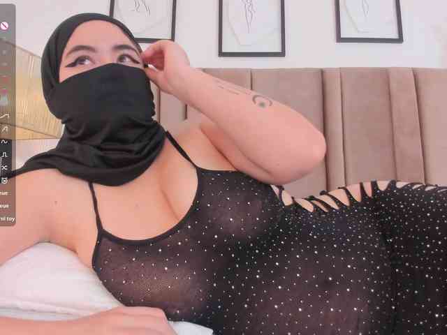 adiila webcam