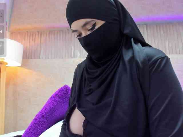 adiila webcam