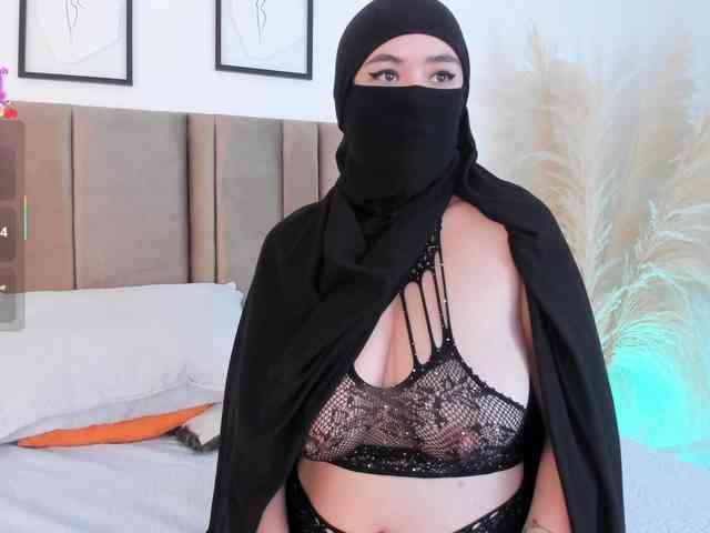 adiila webcam
