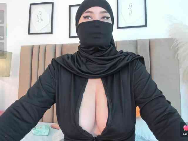 adiila webcam