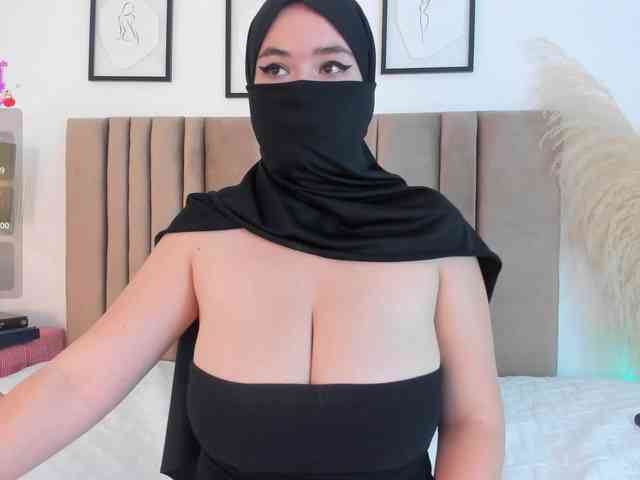 adiila webcam