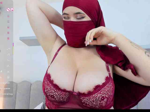 adiila webcam