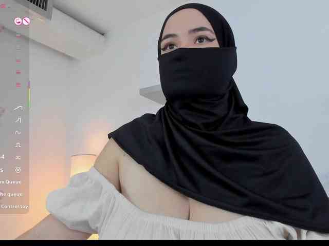 adiila webcam