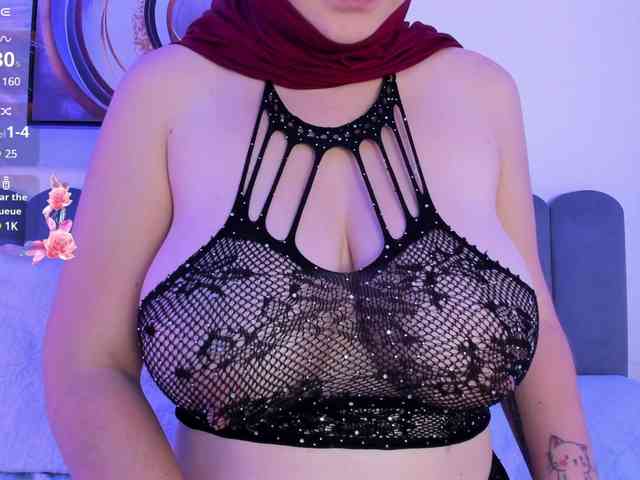 adiila webcam