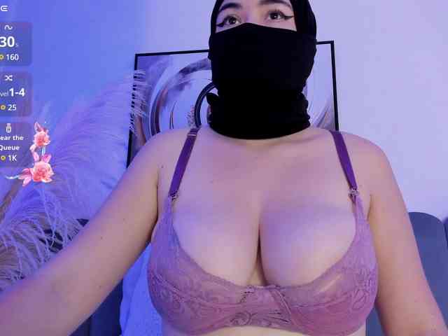 adiila webcam