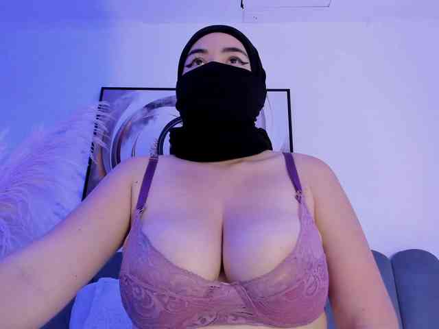 adiila webcam