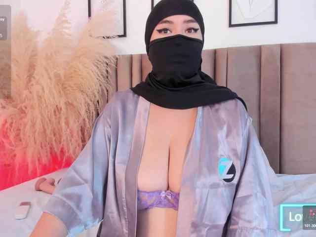 adiila webcam