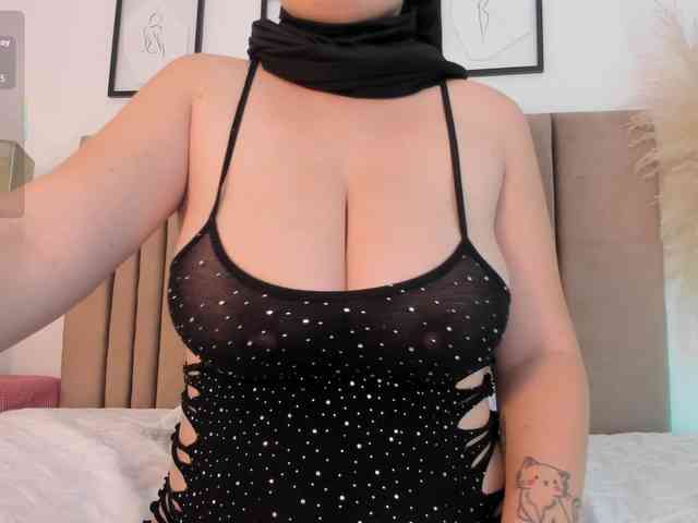 adiila webcam
