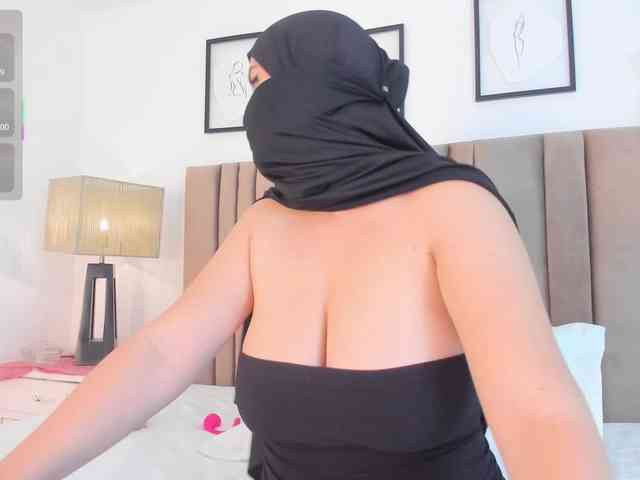 adiila webcam