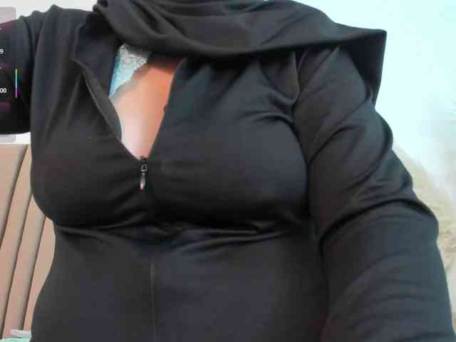 adiila webcam