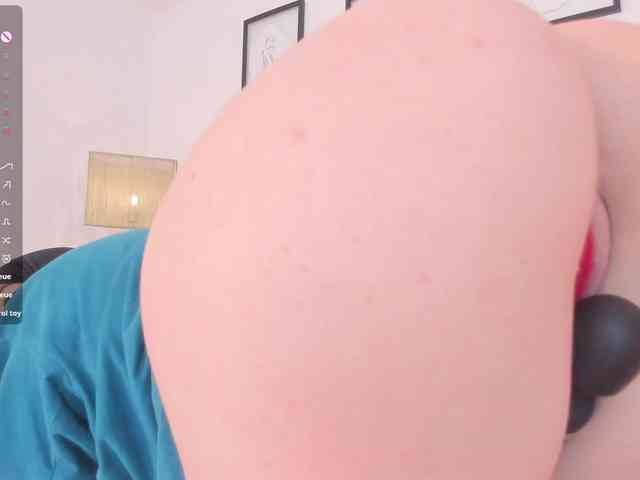 adiila webcam