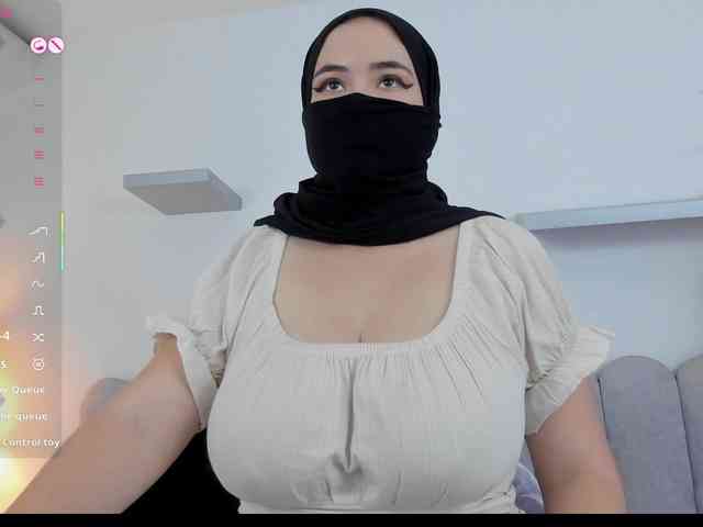 adiila webcam