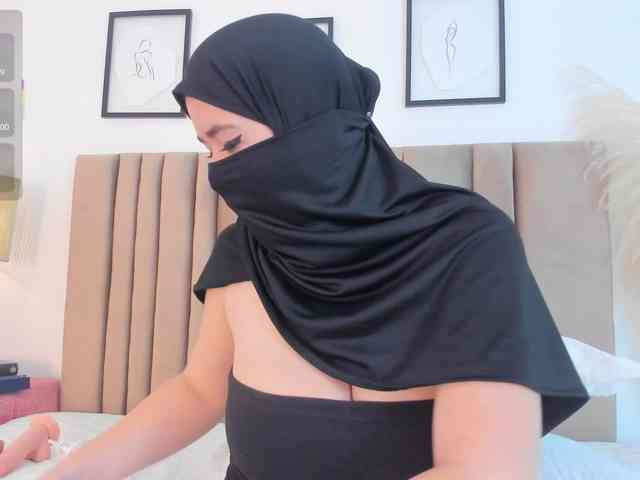 adiila webcam