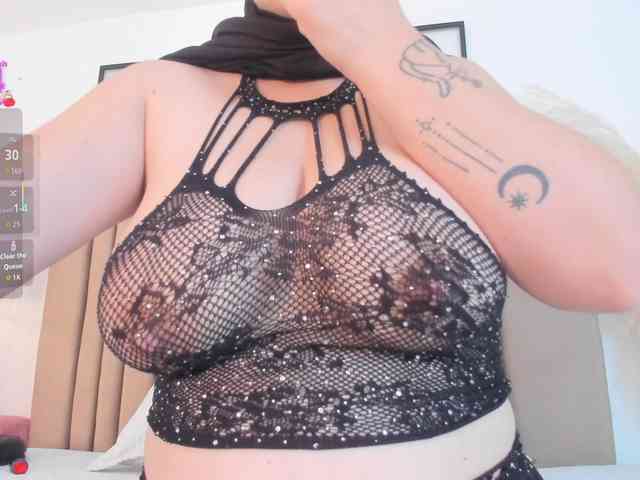 adiila webcam