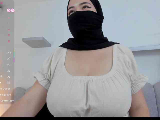adiila webcam