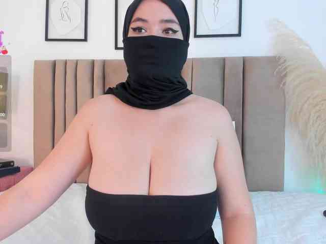 adiila webcam