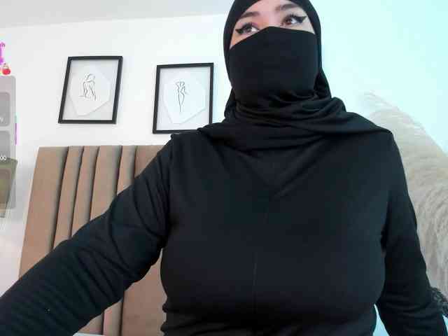 adiila webcam