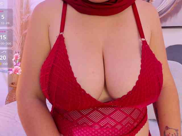 adiila webcam