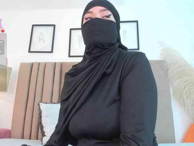 adiila webcam