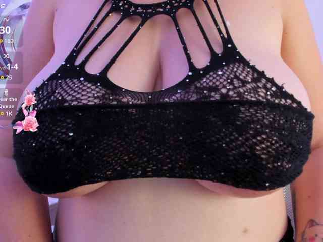 adiila webcam