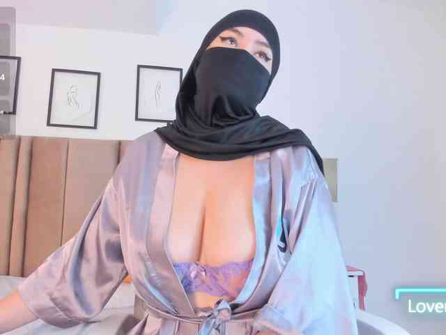 adiila webcam