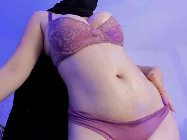adiila webcam