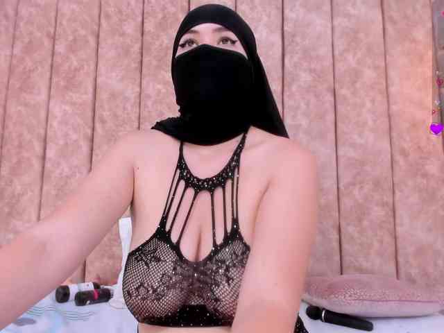 adiila webcam