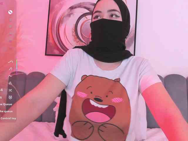 adiila webcam
