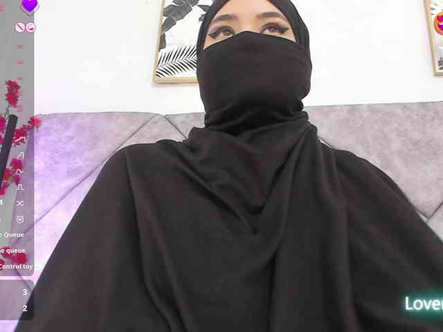 adiila Live Webcam on BongaCams