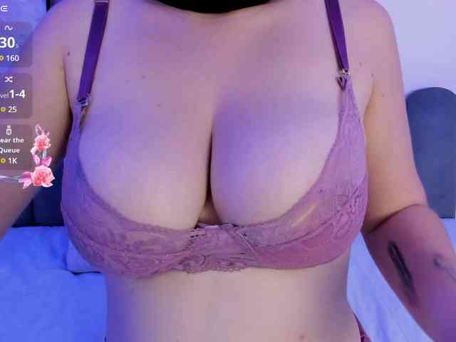 adiila webcam