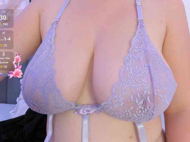 adiila webcam