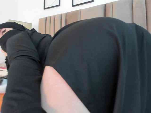 adiila webcam