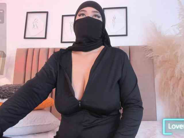 adiila webcam