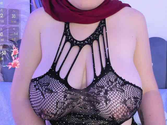 adiila webcam