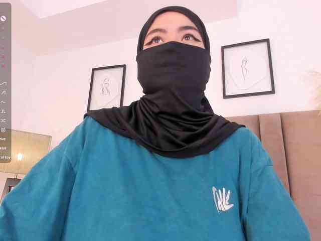 adiila webcam