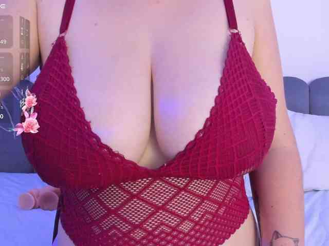 adiila webcam