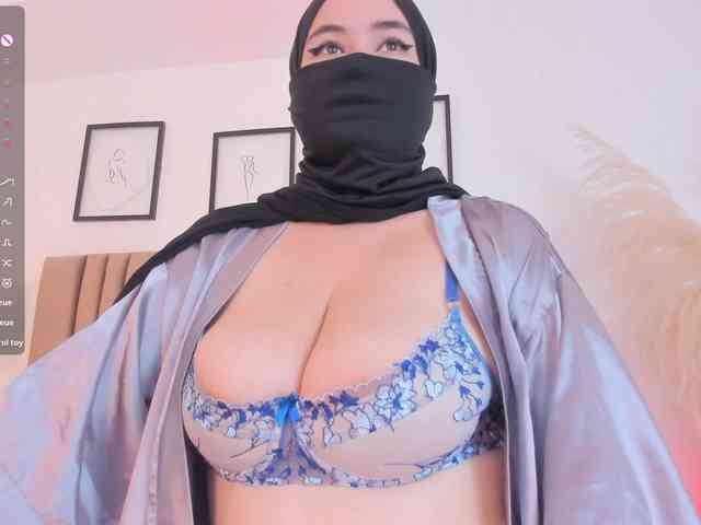 adiila webcam