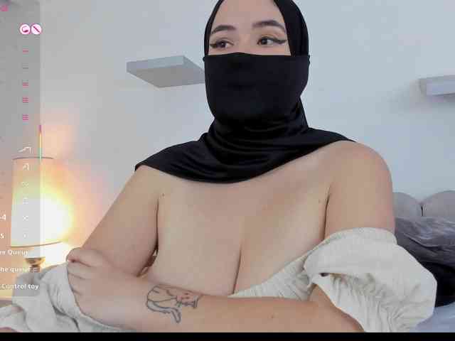 adiila webcam