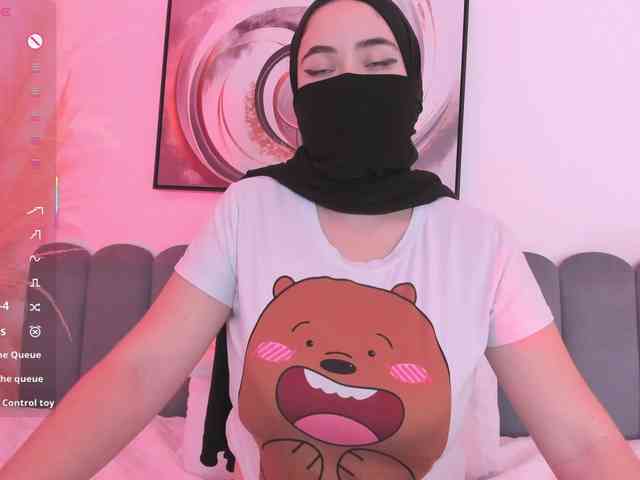 adiila webcam
