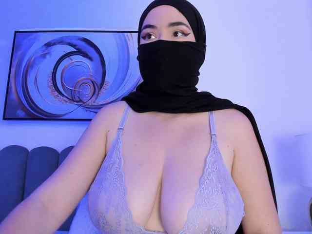 adiila webcam