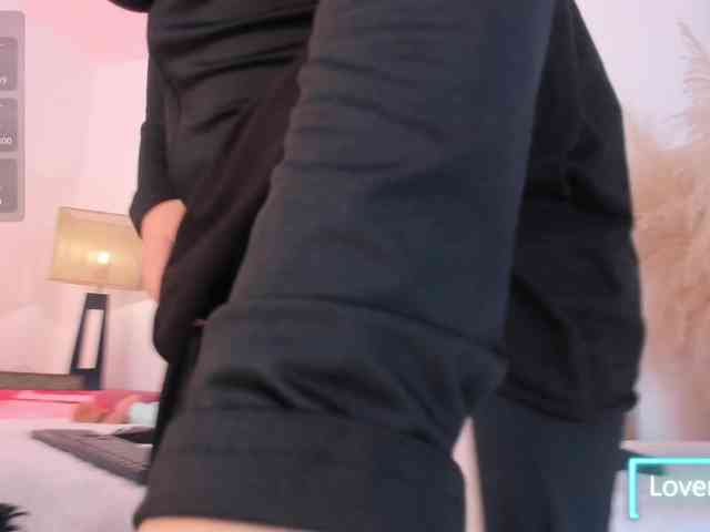 adiila webcam